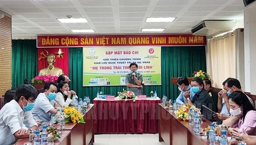 Giao lưu nghệ thuật “Mẹ trong trái tim người lính”